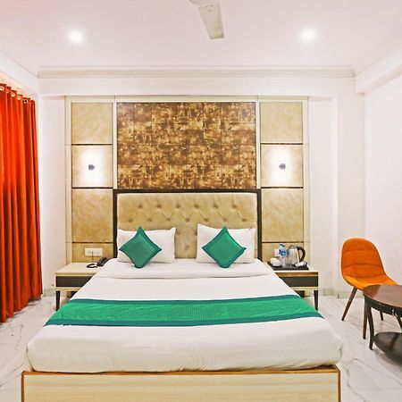The Almora Residency - Complimentary Airport Trasnfer Hotel Új-Delhi Kültér fotó