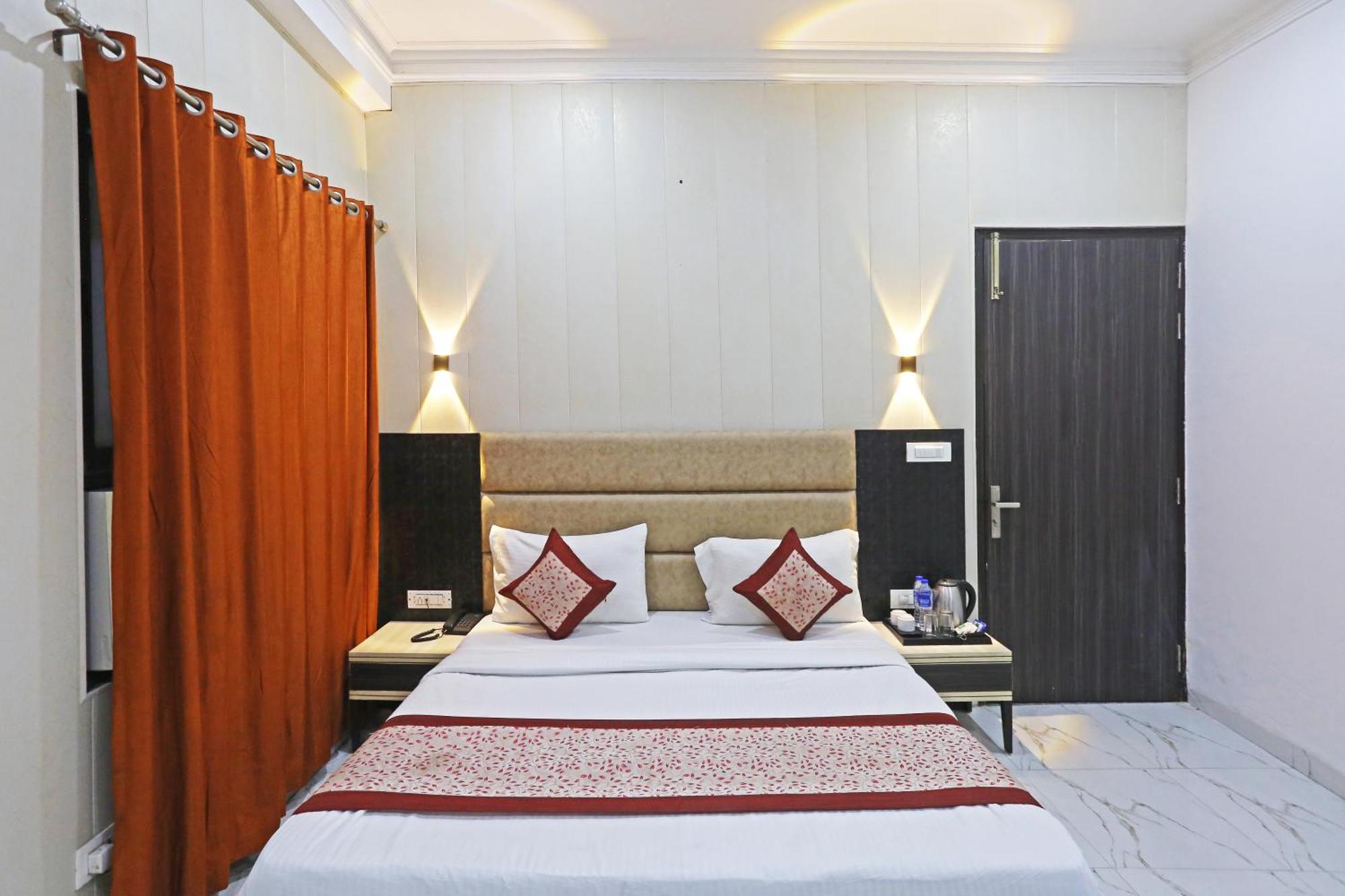 The Almora Residency - Complimentary Airport Trasnfer Hotel Új-Delhi Kültér fotó