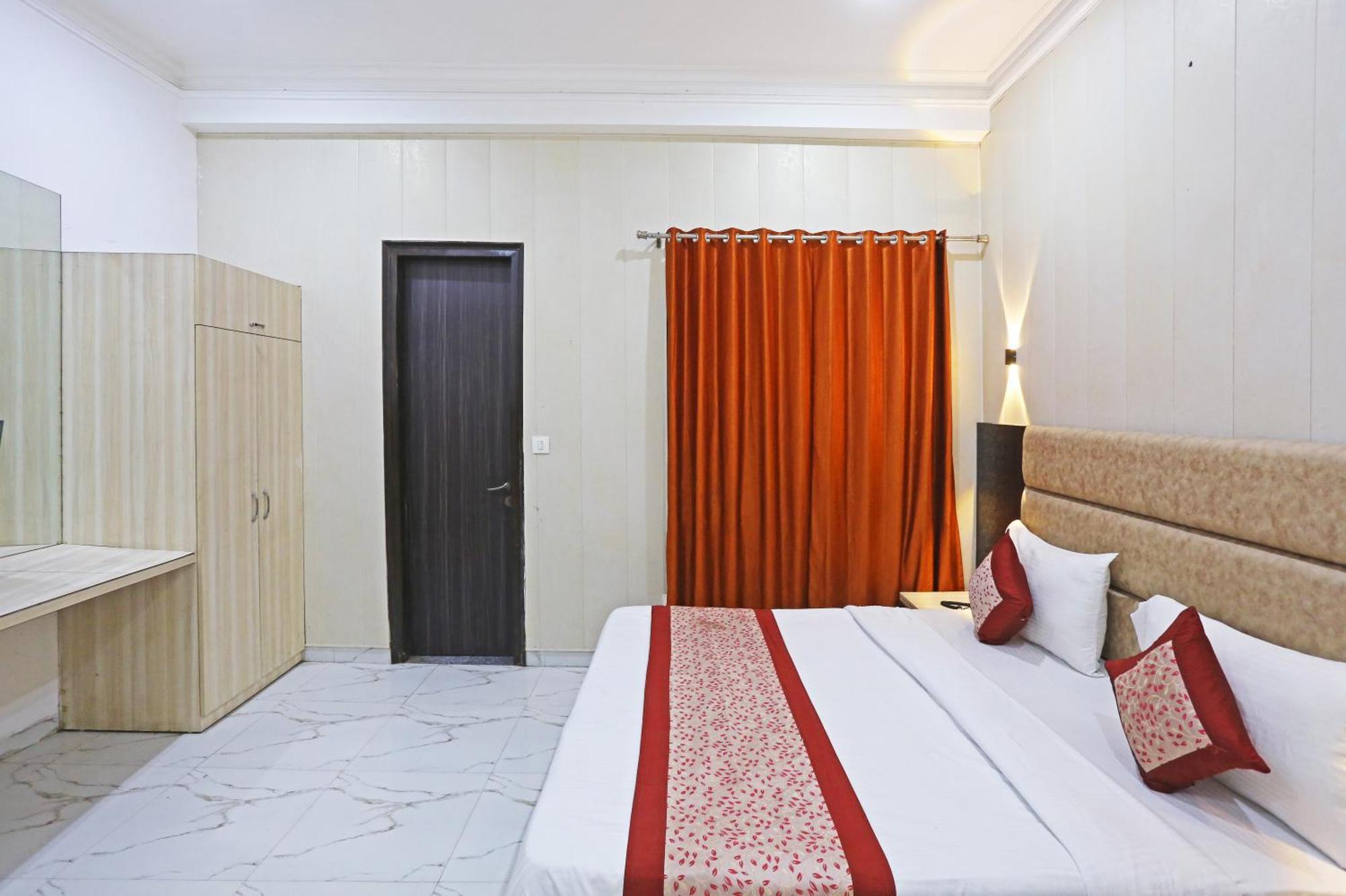 The Almora Residency - Complimentary Airport Trasnfer Hotel Új-Delhi Kültér fotó