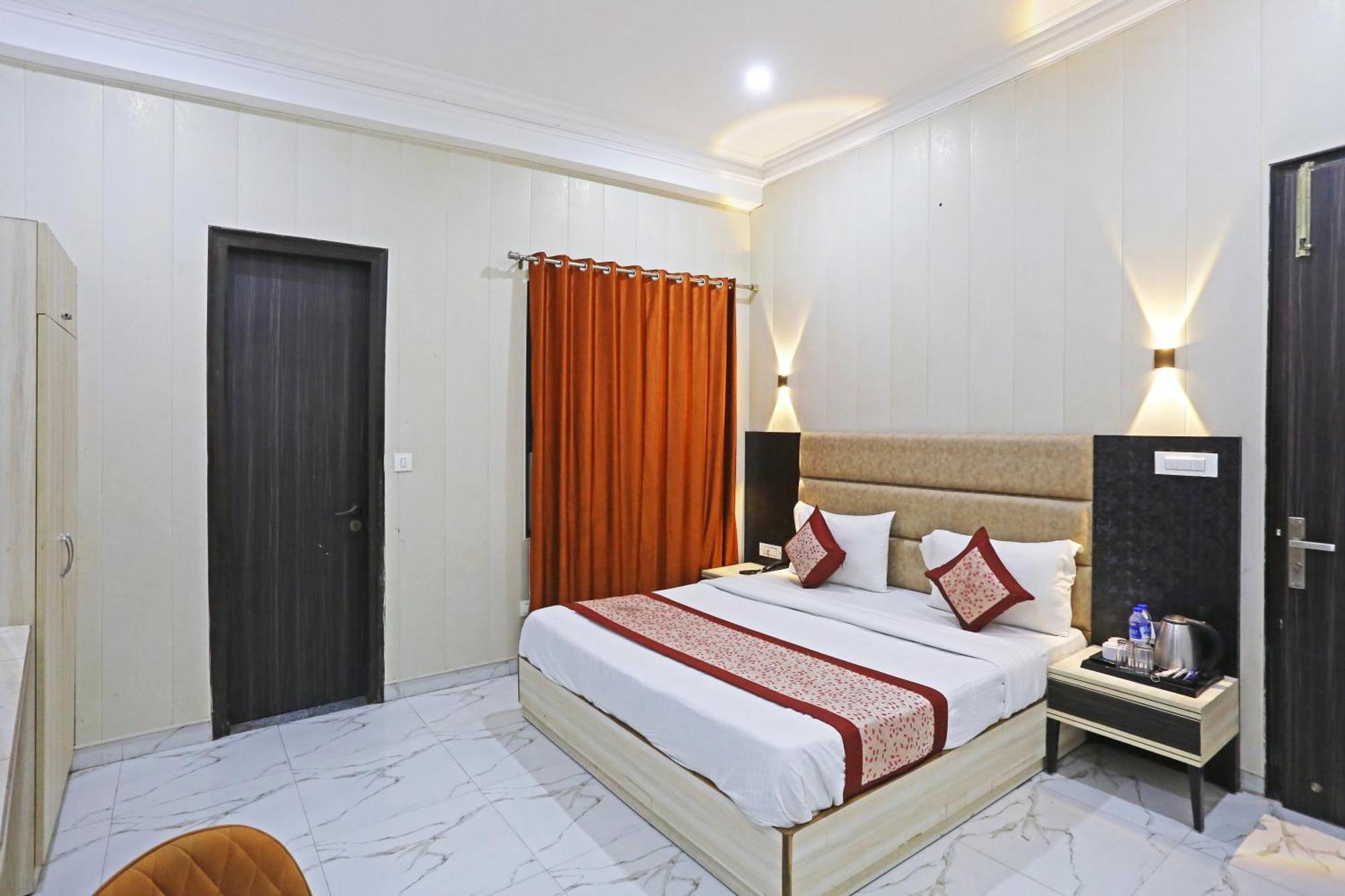 The Almora Residency - Complimentary Airport Trasnfer Hotel Új-Delhi Kültér fotó