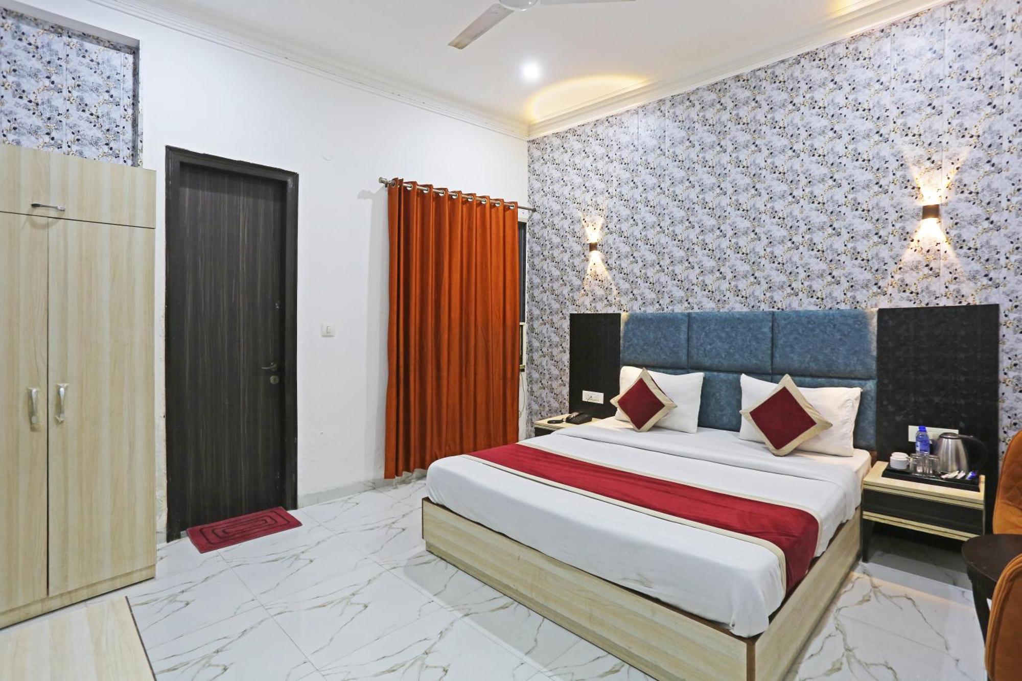 The Almora Residency - Complimentary Airport Trasnfer Hotel Új-Delhi Kültér fotó