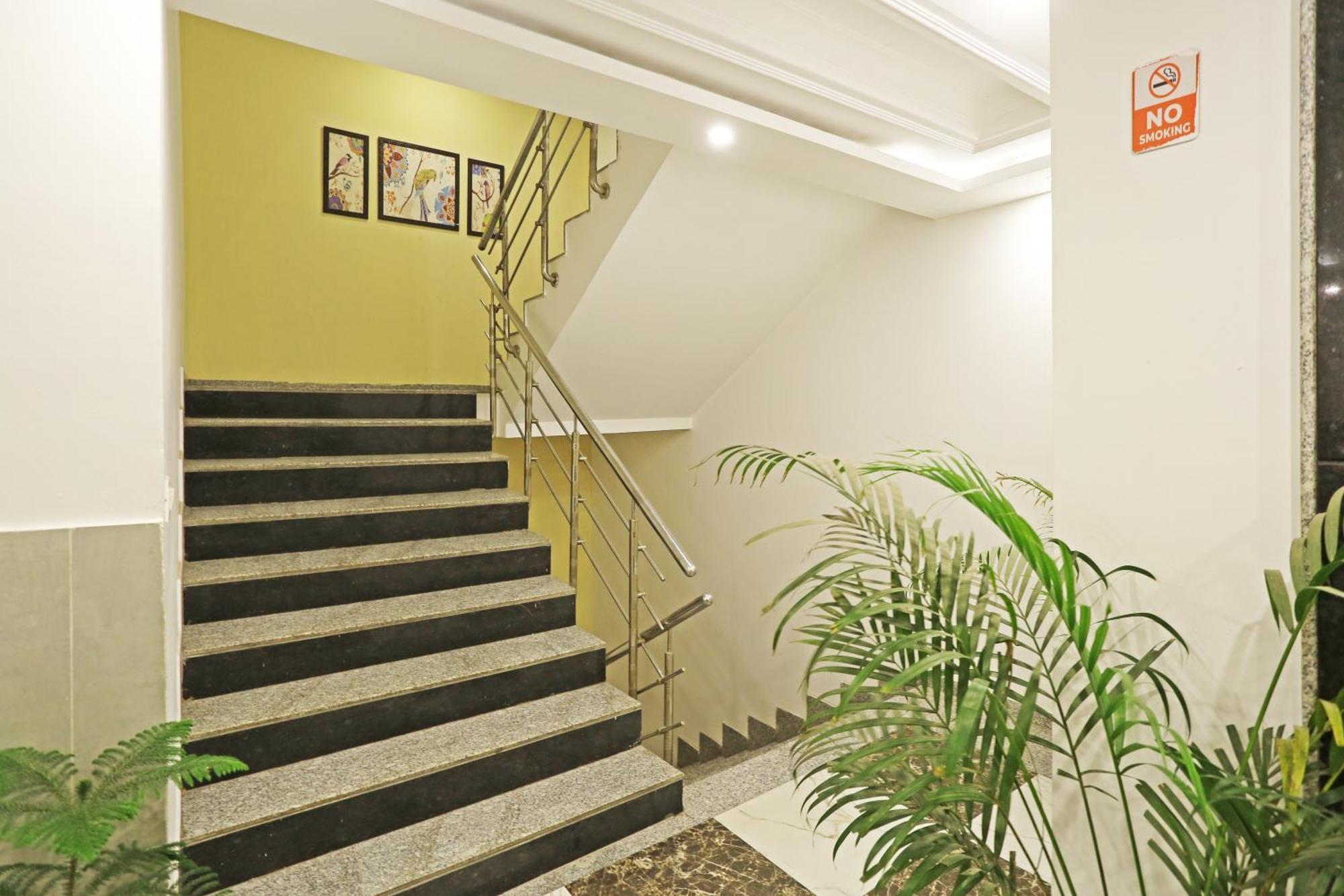 The Almora Residency - Complimentary Airport Trasnfer Hotel Új-Delhi Kültér fotó