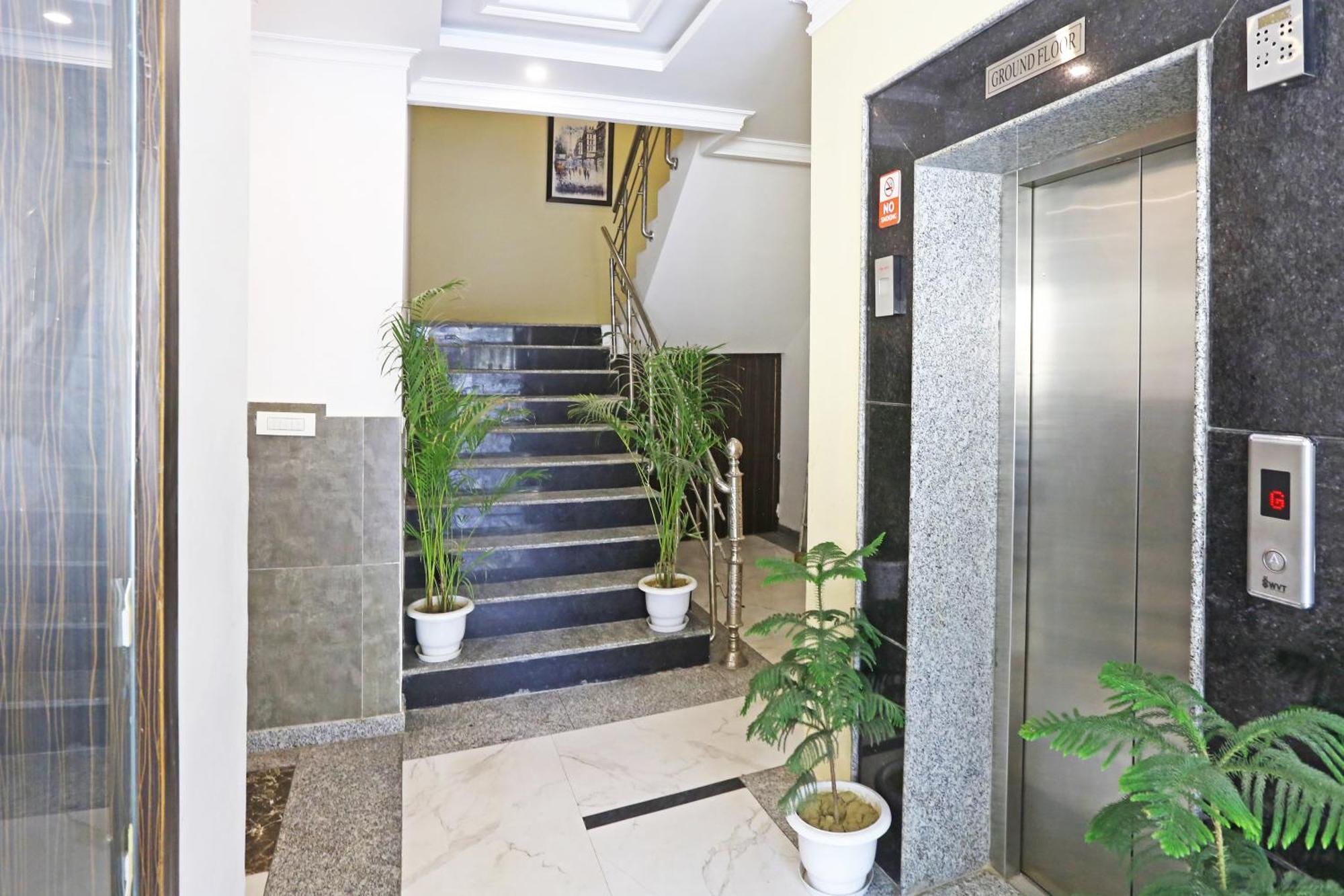 The Almora Residency - Complimentary Airport Trasnfer Hotel Új-Delhi Kültér fotó